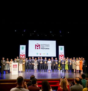 Vidal Golosinas, reconocida por AMEFMUR en la III Gala Empresas Familiares con Historia de la Región de Murcia